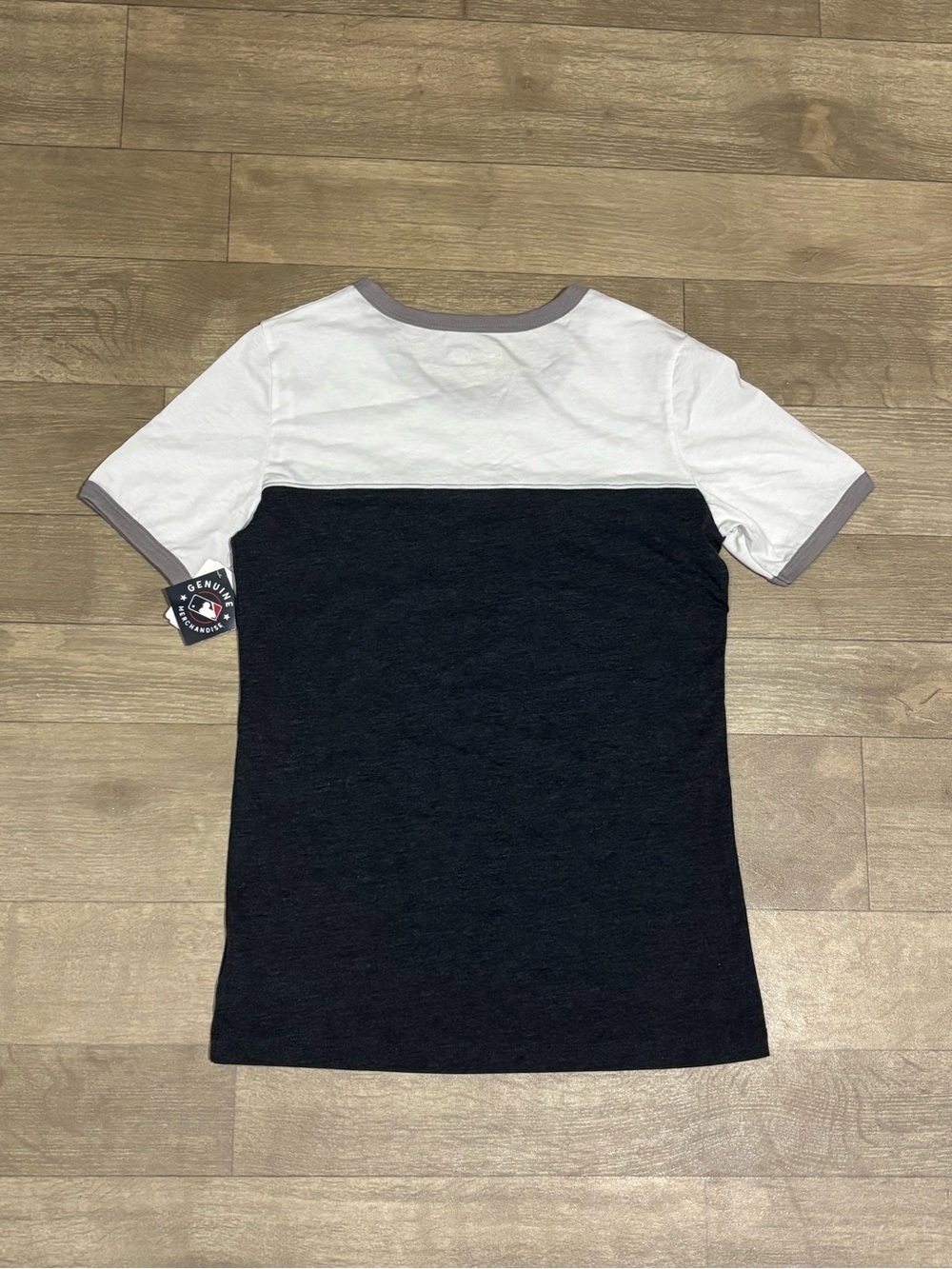 Genuine Merchandise MLB New York Yankees Women’s T-Shirt White/Gray Size S - Picture 11 of 11